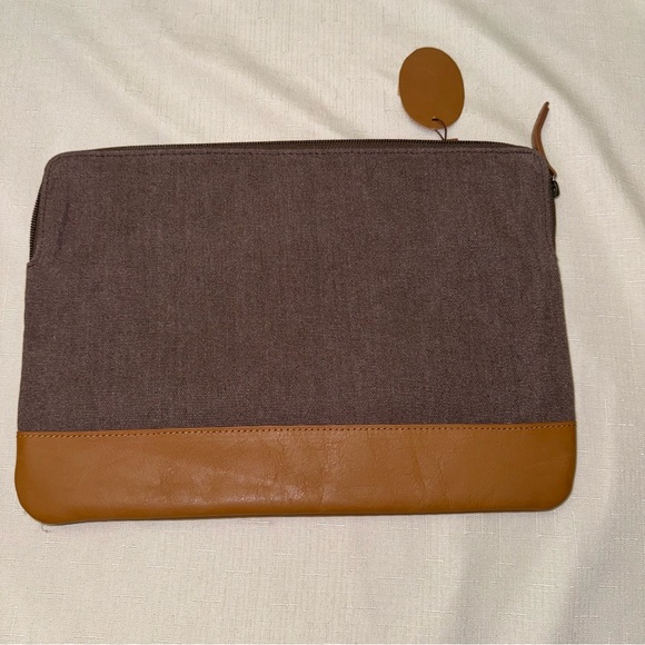 Brown Two Toned iPad/ tablet Soft Case - Picture 2 of 7
